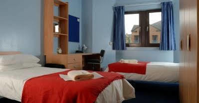Cairncross House Aparthotel กลาสโกว์ ภายนอก รูปภาพ